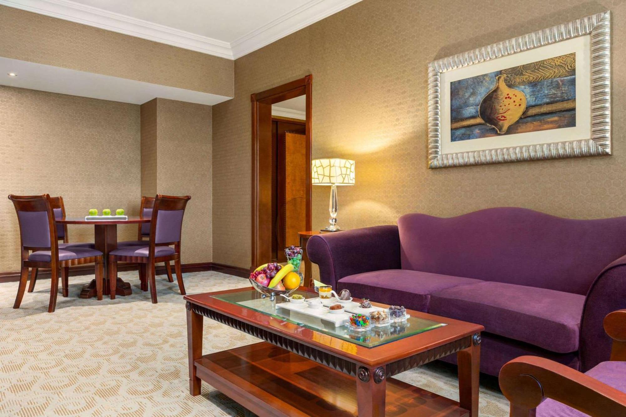 Grand Regency Doha, Trademark Collection By Wyndham Bagian luar foto Suite