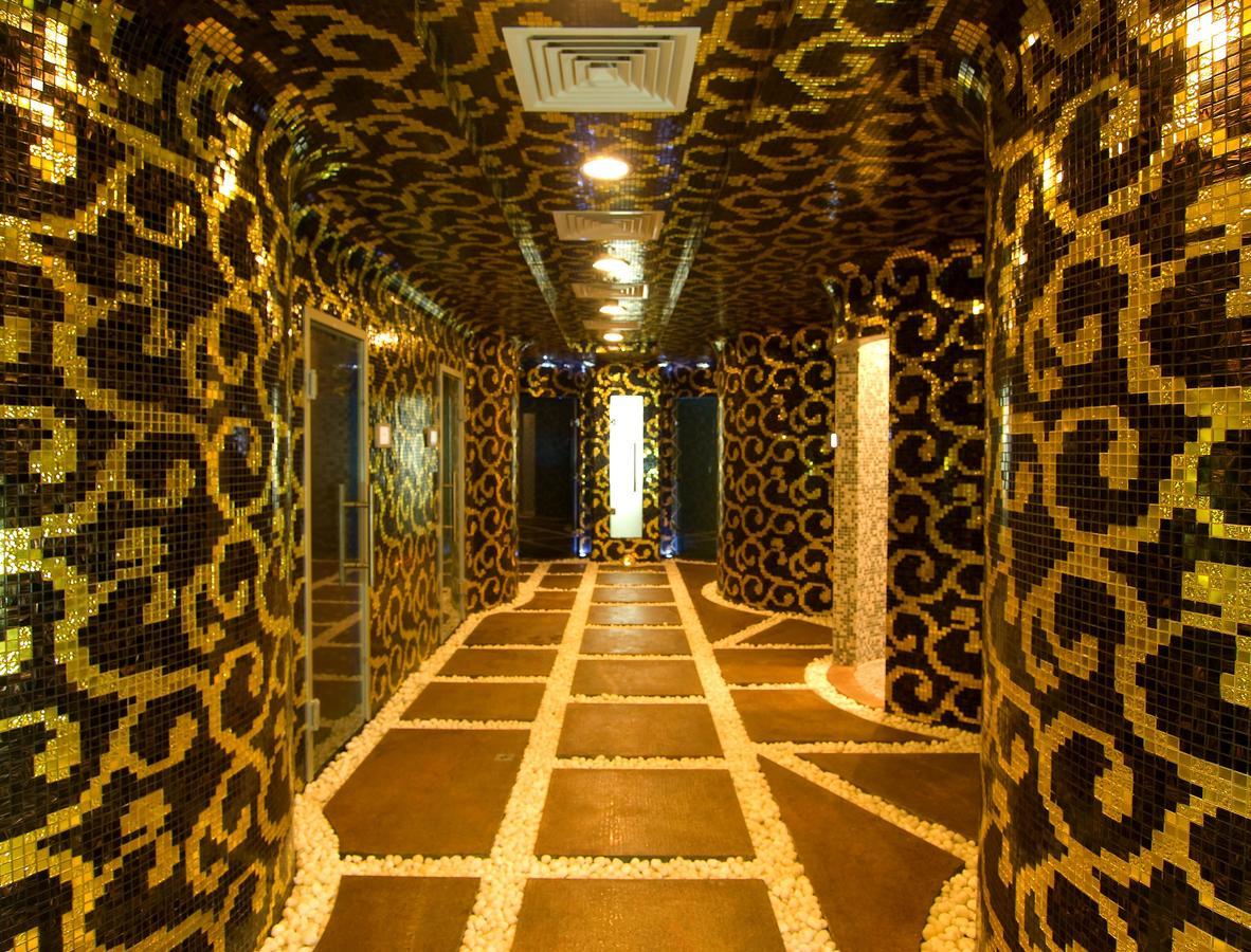 Grand Regency Doha, Trademark Collection By Wyndham Bagian luar foto The interior of the hotel